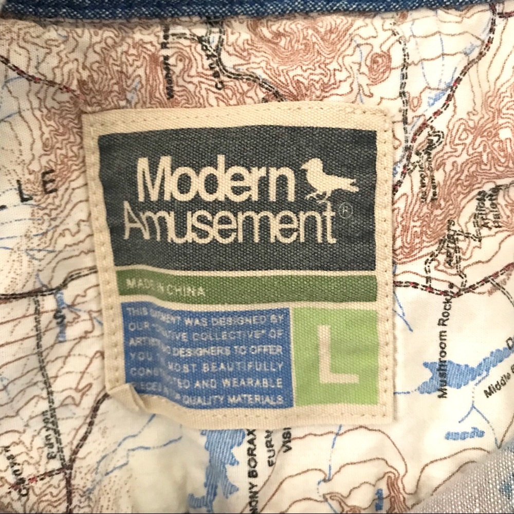 ❗️SOLD❗️Modern Amusement Casual Button Down Shirt - Picture 4 of 4